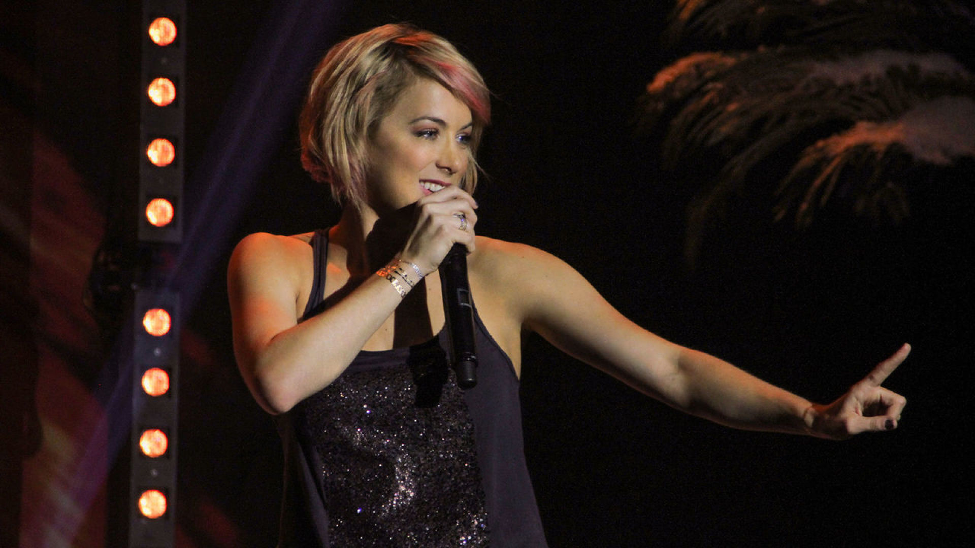 Iliza Shlesinger: Freezing Hot