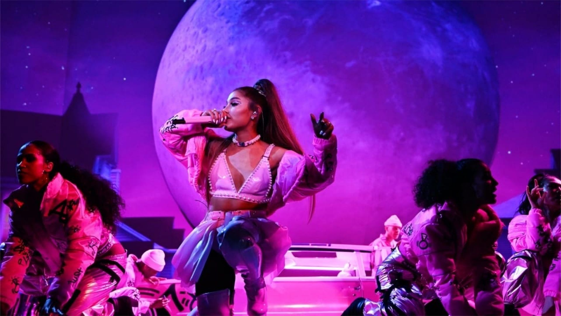 Ariana Grande: Excuse Me I Love You