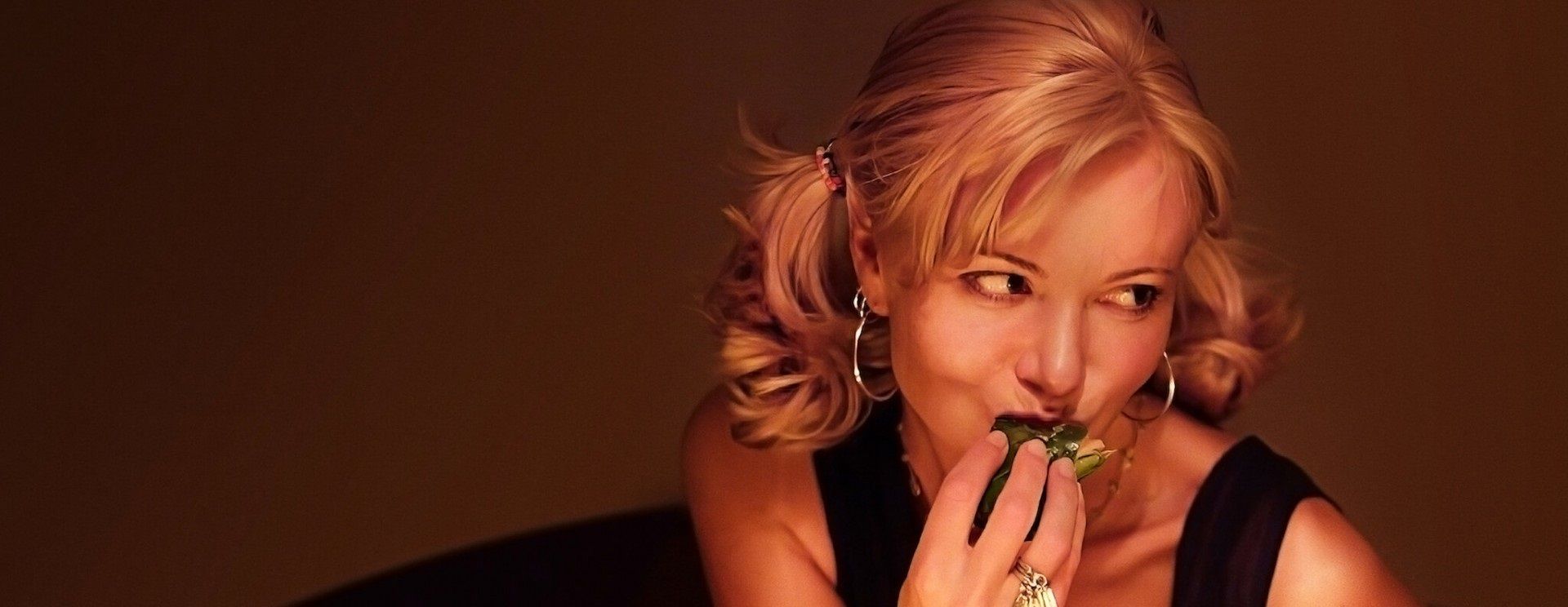 Bad Vegan: Fame. Fraud. Fugitives.