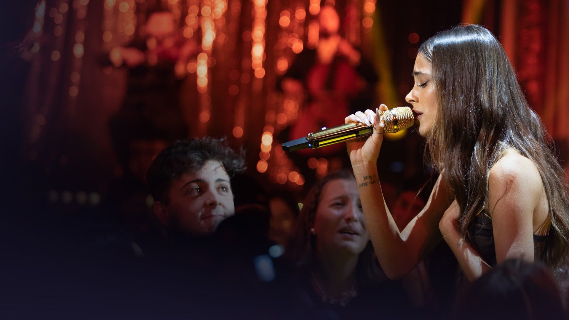 Solo Amor Y Mil Canciones (Just Love and a Thousand Songs)