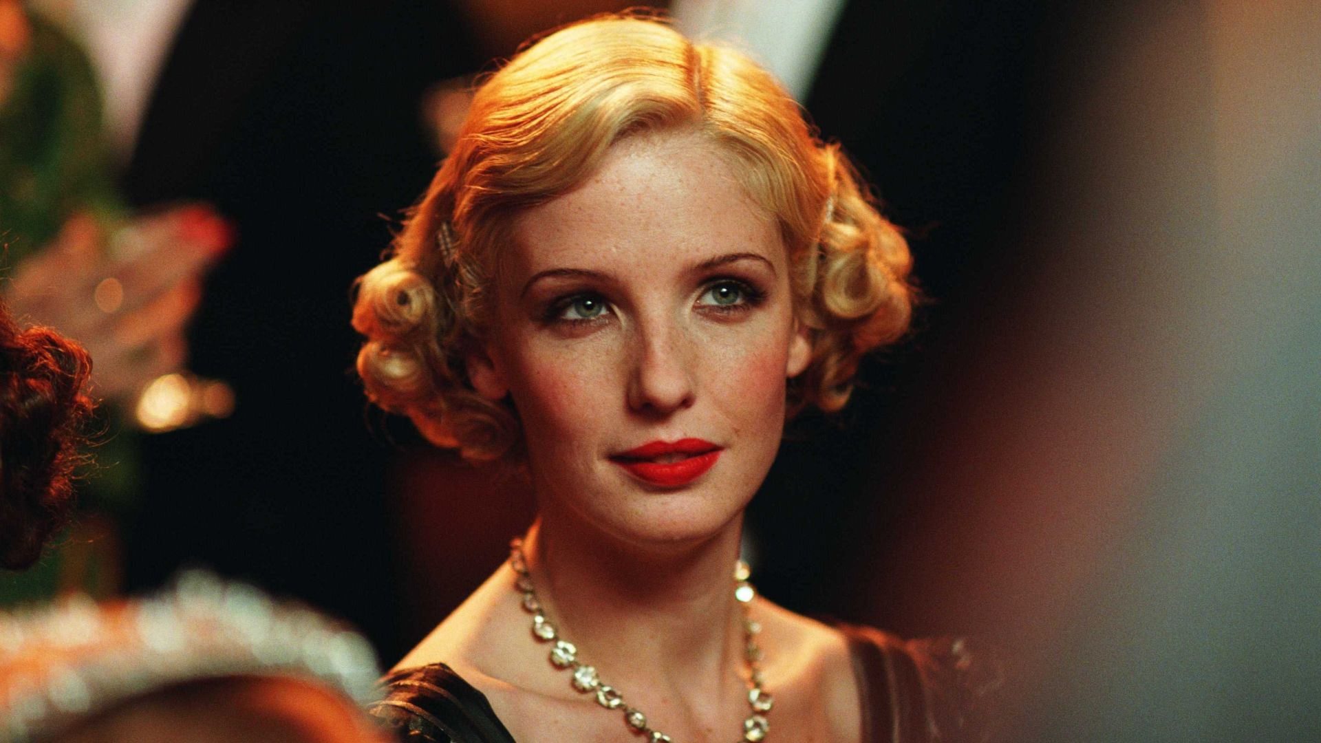 Mrs Henderson Presents