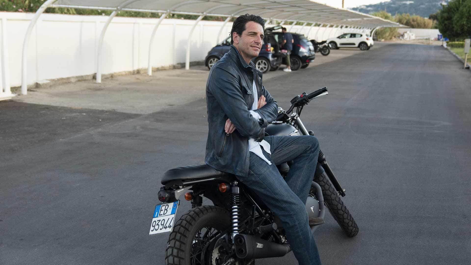 7 Hours to Win Your Heart