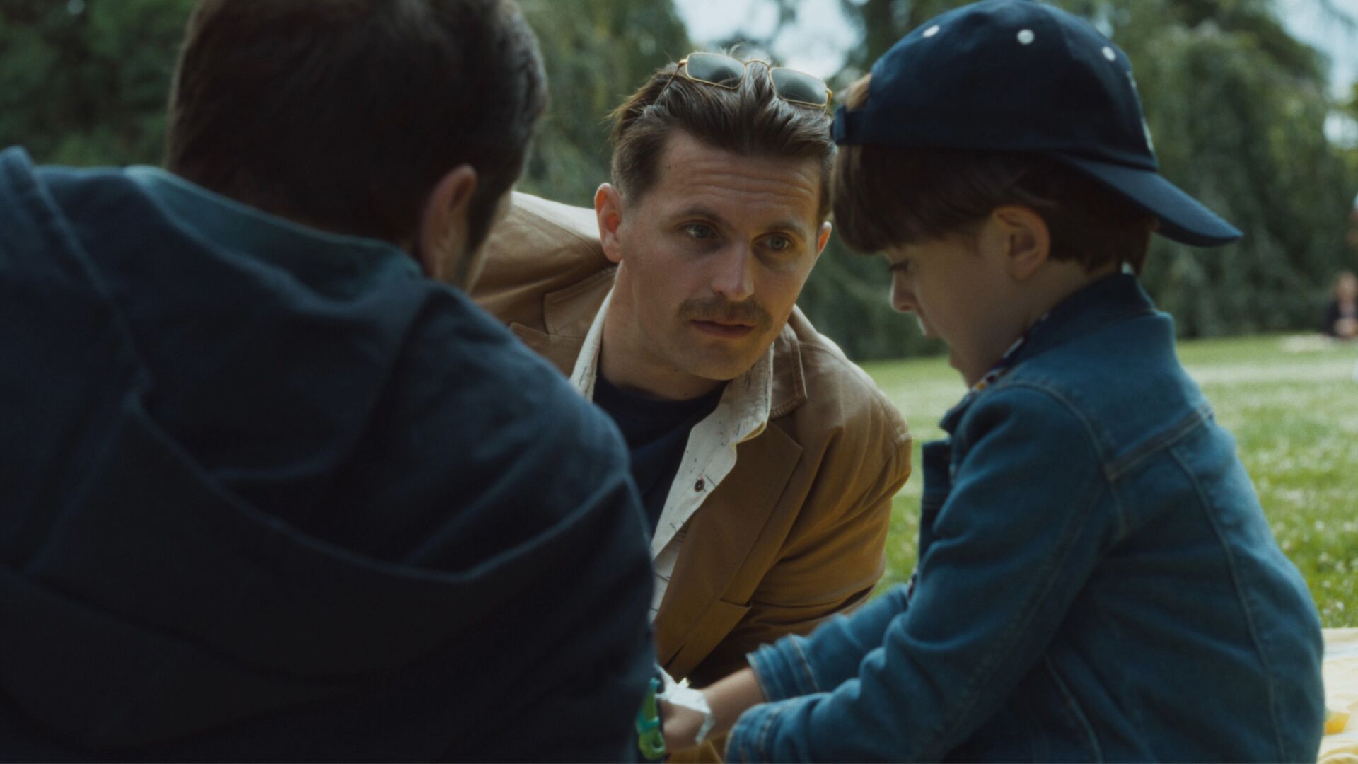 The Ties That Bind Us (L'attachement)