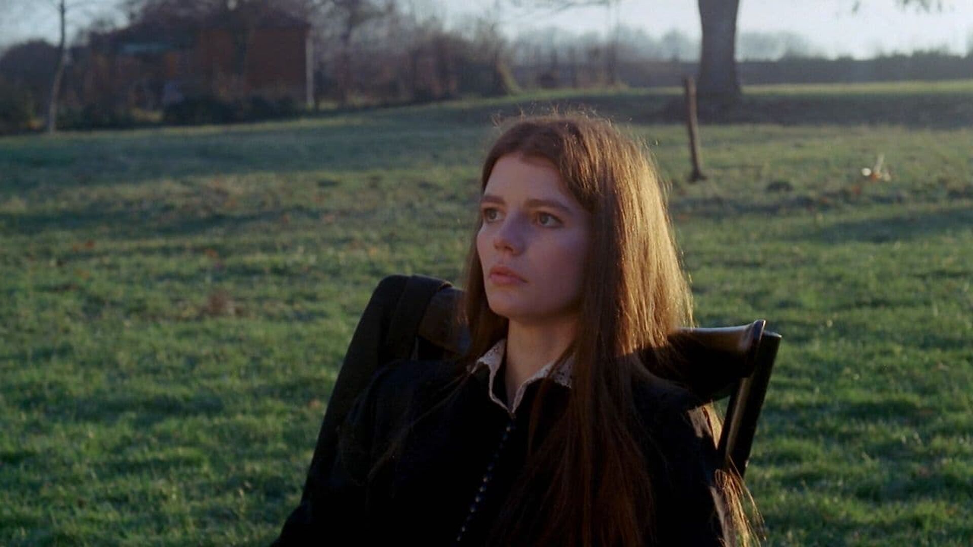 The Escapees (Les paumées du petit matin)