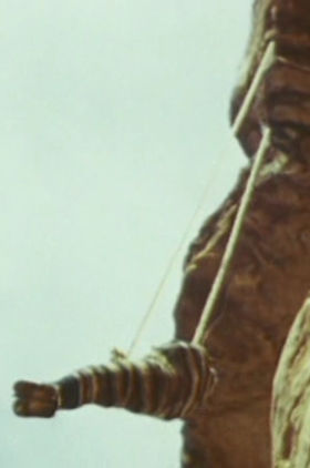 Cimetière dans la falaise