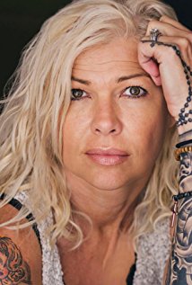 برنده 6 جایزه و نامزد دریافت 9 جایزه دیگر.