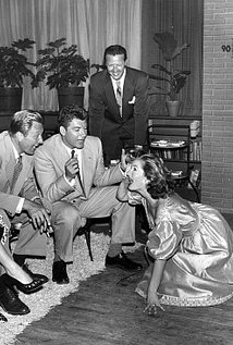 برنده 1 جایزه ساعات پربیننده. همچنین نامزد دریافت 2 جایزه دیگر.