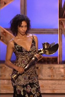 برنده 2 جایزه.