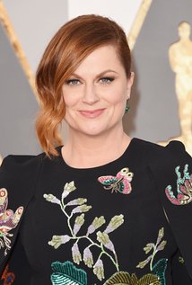 برنده 1 جایزه گلدن گلاب. همچنین 24 جایزه و نامزد دریافت 77 جایزه دیگر.