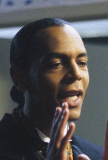 نامزد دریافت 2 جایزه.