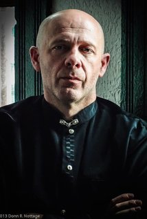 برنده 11 جایزه و نامزد دریافت 10 جایزه دیگر.