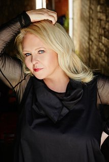 برنده 2 جایزه و نامزد دریافت 6 جایزه دیگر.