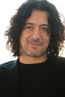 برنده 1 جایزه و نامزد دریافت 1 جایزه دیگر.