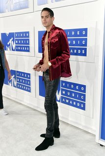 برنده 1 جایزه.