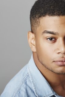 نامزد دریافت 2 جایزه.