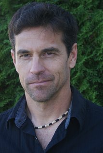 نامزد دریافت 2 جایزه.