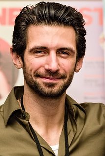 نامزد دریافت 2 جایزه.