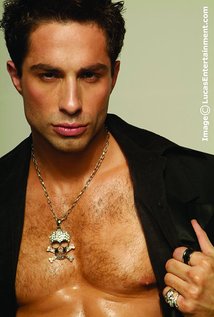 برنده 7 جایزه و نامزد دریافت 12 جایزه دیگر.