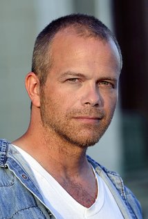 نامزد دریافت 2 جایزه.