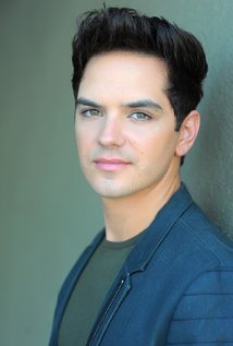 برنده 4 جایزه.