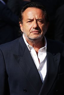 برنده 2 جایزه و نامزد دریافت 3 جایزه دیگر.