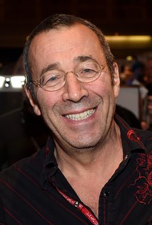 برنده 11 جایزه و نامزد دریافت 11 جایزه دیگر.