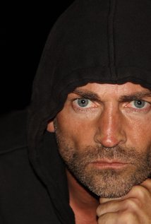 نامزد دریافت 2 جایزه.