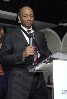 برنده 7 جایزه.