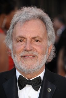 برنده 1 جایزه ساعات پربیننده. همچنین 4 جایزه و نامزد دریافت 2 جایزه دیگر.