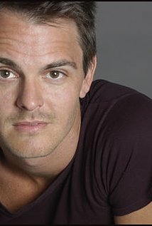 نامزد دریافت 2 جایزه.