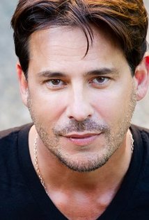 برنده 2 جایزه و نامزد دریافت 9 جایزه دیگر.