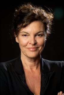 برنده 10 جایزه و نامزد دریافت 6 جایزه دیگر.