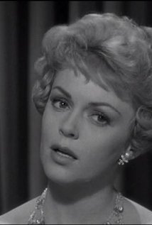 1 مرتبه نامزدی جایزه .ساعات پربیننده. همچنین دریافت 1 جایزه دیگر.