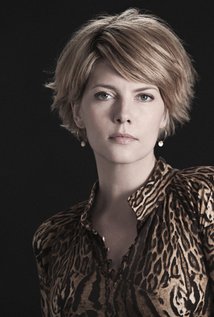 نامزد دریافت 2 جایزه.