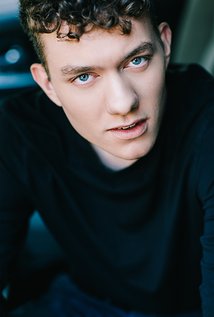 نامزد دریافت 2 جایزه.