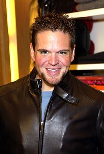 نامزد دریافت 2 جایزه.