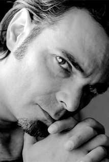 برنده 2 جایزه و نامزد دریافت 5 جایزه دیگر.