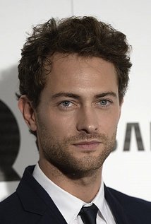 نامزد دریافت 2 جایزه.