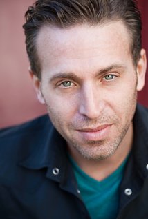 نامزد دریافت 2 جایزه.