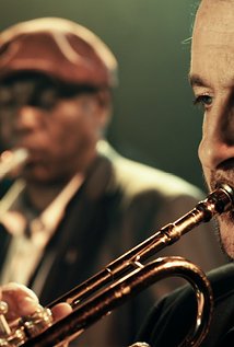 برنده 2 جایزه و نامزد دریافت 2 جایزه دیگر.