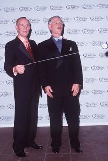 2 مرتبه نامزدی جایزه .ساعات پربیننده. همچنین 2 جایزه و نامزد دریافت 1 جایزه دیگر.