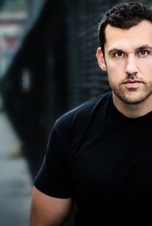 نامزد دریافت 2 جایزه.