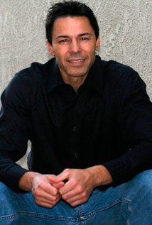 نامزد دریافت 3 جایزه.