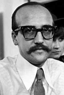 برنده 7 جایزه.