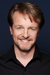 نامزد دریافت 2 جایزه.