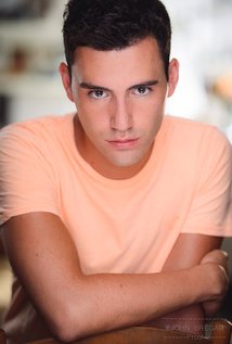 نامزد دریافت 2 جایزه.