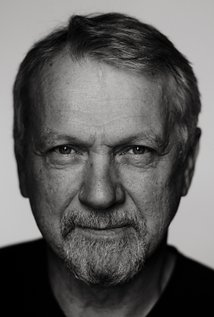 برنده 1 جایزه و نامزد دریافت 1 جایزه دیگر.